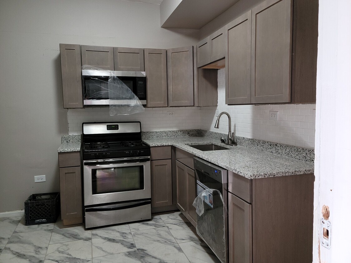new kitchen - 3841 W Augusta Blvd
