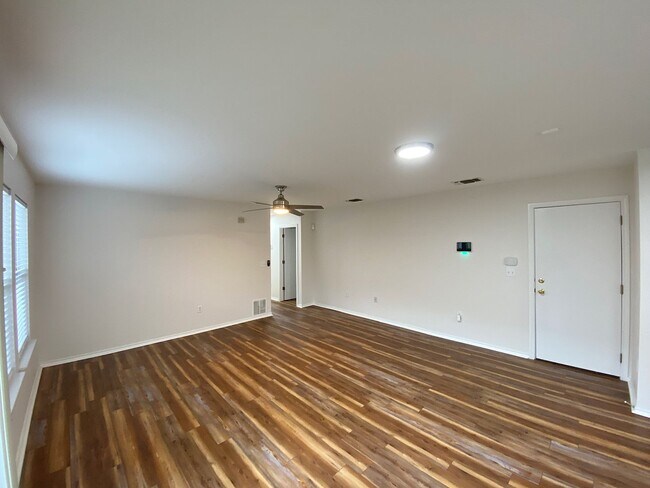 Foto del edificio - Washer/Dryer Included – Move-In Ready Home in Hills of Shaenfield!