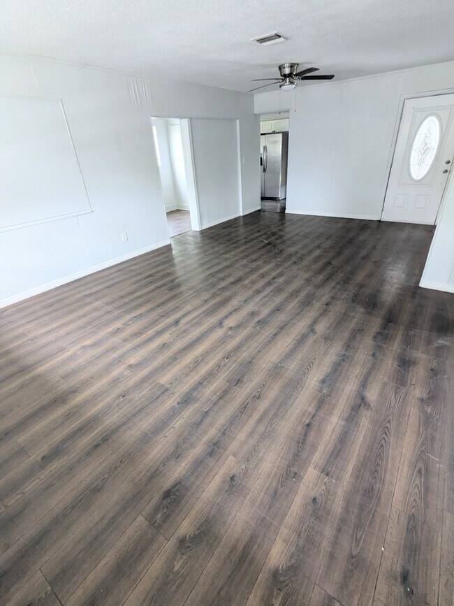 Foto del edificio - 3 bedroom, 2 bath Daytona Beach