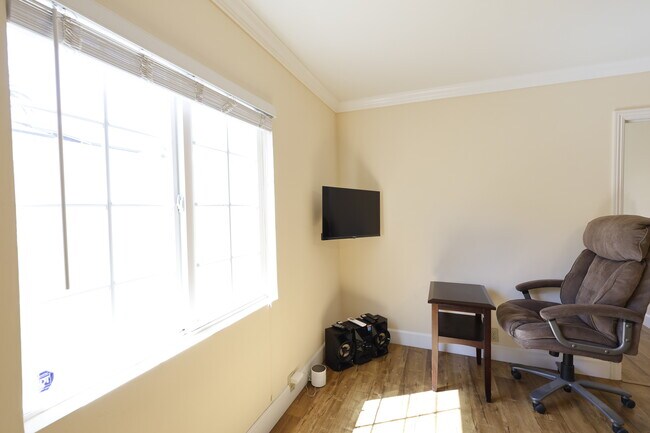 Foto del edificio - 18621 Bryant St