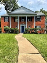 Building Photo - 2027 Sheridan St