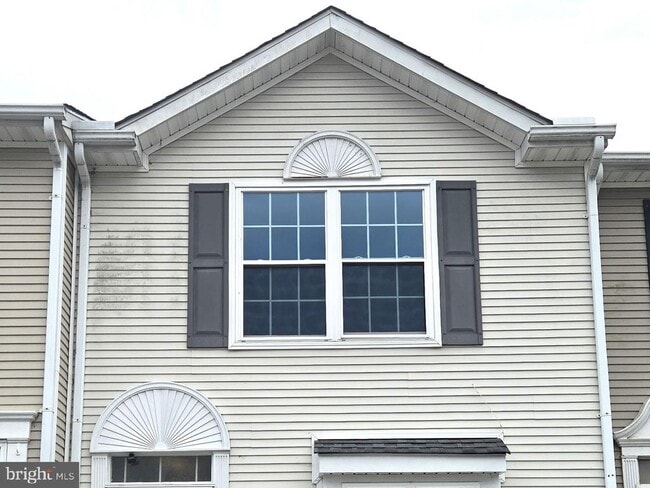Building Photo - 219 Fieldstone Ln