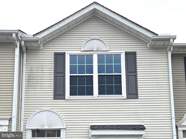Foto del edificio - 219 Fieldstone Ln