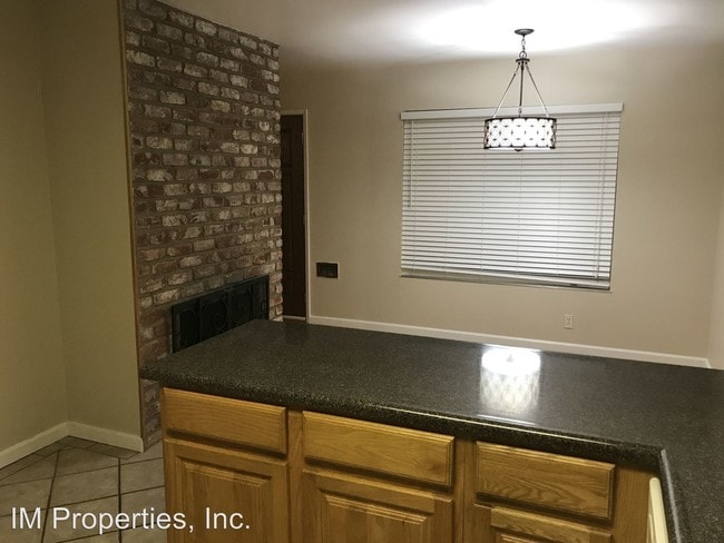 Building Photo - 3 br, 2 bath House - 24765 Calaroga Avenue