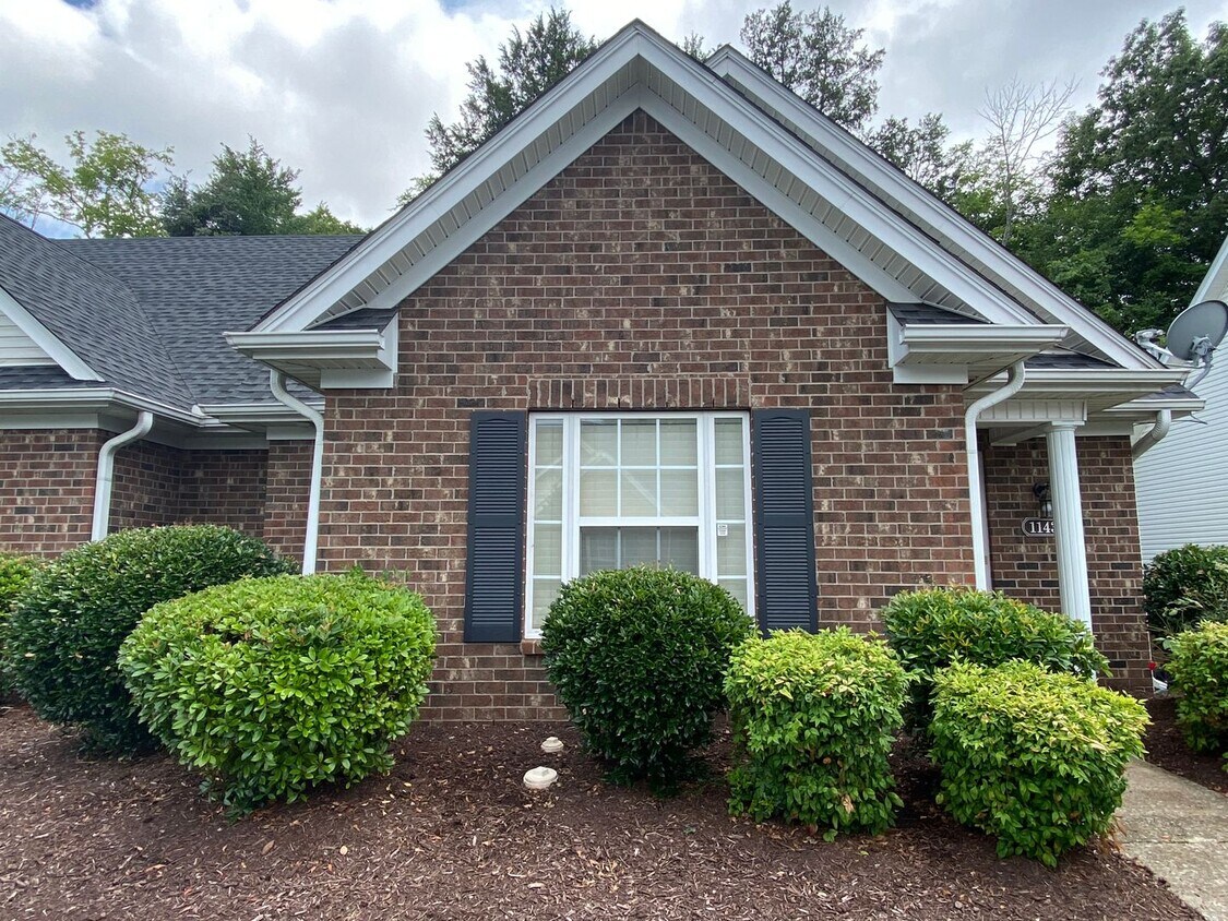 Primary Photo - Nashboro Village End Unit Townhome with 2 ...