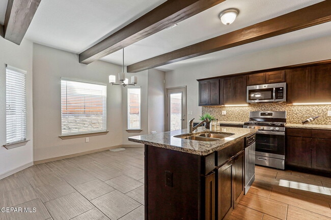 Foto del edificio - 3635 Morgan Bay Pl
