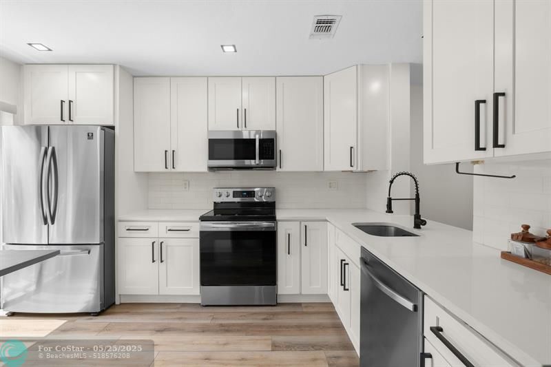 Foto principal - 4908 NW 82nd Ave