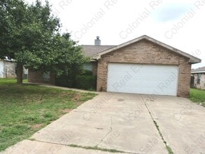 Building Photo - 1805 Morse Ave