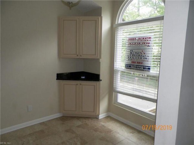 Building Photo - 2 bedroom in Chesapeake VA 23322