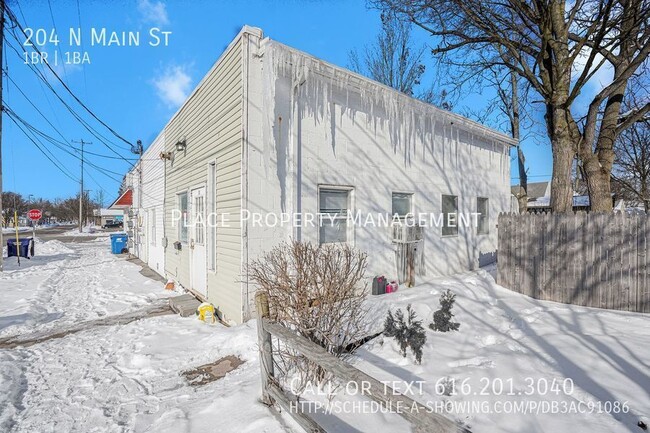 Building Photo - 204 N Main St