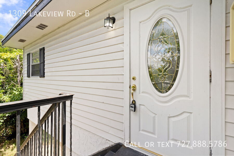 Foto principal - 1309 Lakeview Rd