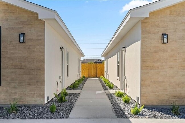 Building Photo - 32 San Andres
