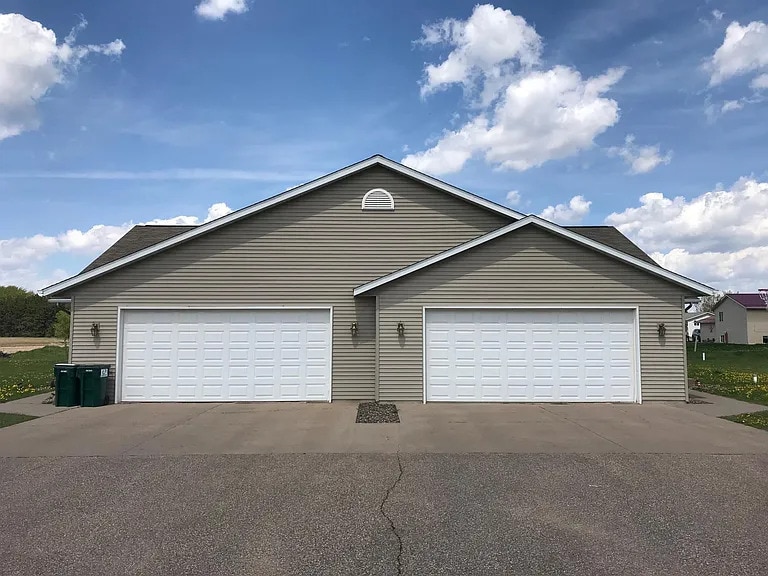 Foto principal - 16496 56th Ave