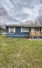 Building Photo - 4922 E Willow St
