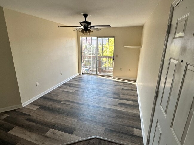 Building Photo - FALL SPECIAL-1/2 Off 2nd Mo! Lovely Condo,...