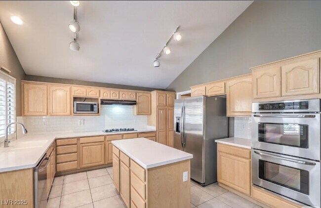 Foto del edificio - 2113 N Cedar Hills St