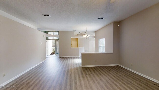 Foto del edificio - 2342 Eagles Nest Rd