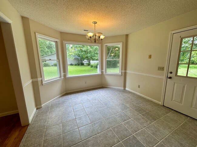 Foto del edificio - 2031 Winterberry Rd