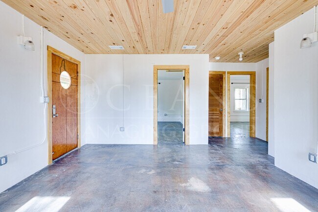 Foto del edificio - Historic Coquina Meets Modern Finishes 2 Bedroom 1 Bath Duplex in the Heart of Flagler Beach