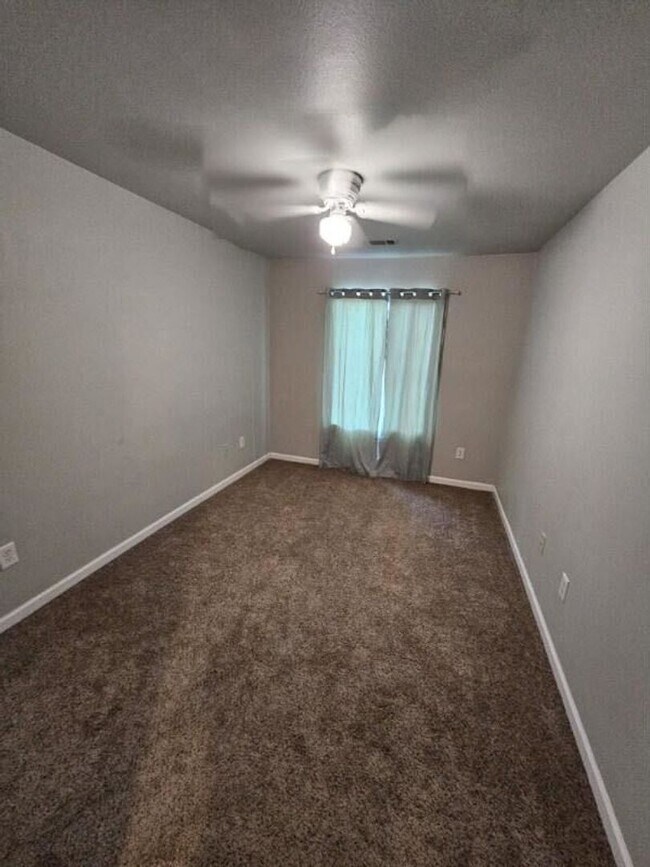 Building Photo - For Rent: Cozy 4-Bedroom Home in Merced, CA