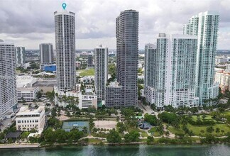 Building Photo - 1750 N Bayshore Dr