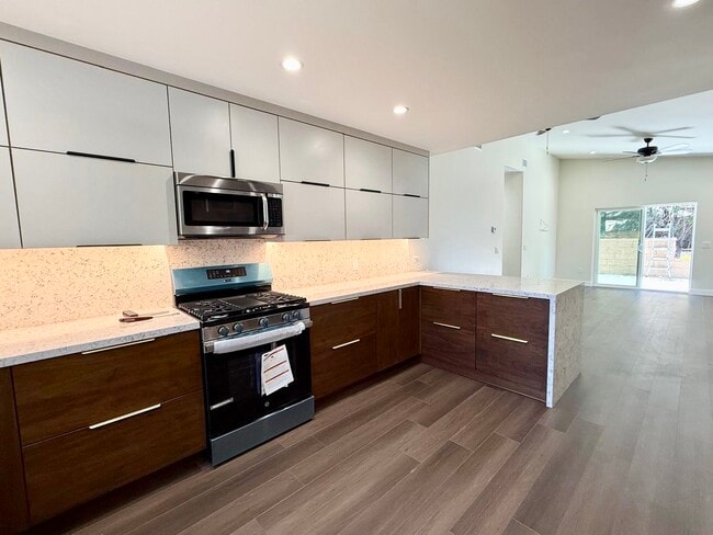 Building Photo - 1522-30 Falda Del Cerro Ct