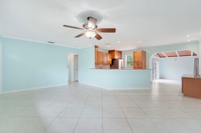 Foto del edificio - 744 W Ilex Dr