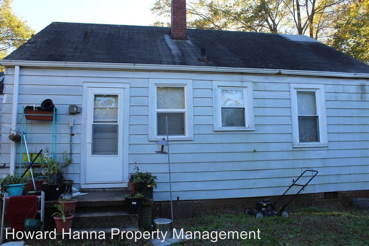 3 br, 1 bath House 14 S. Fairview Circle House Rental in Portsmouth