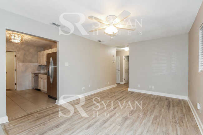 Building Photo - Spacious 3BR Home Awaits You!