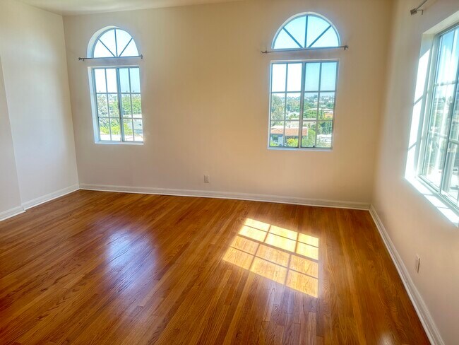 Foto del edificio - 1602 S Sierra Bonita Ave