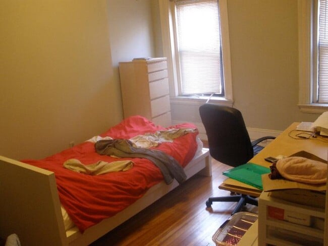 Building Photo - 533 Newbury St