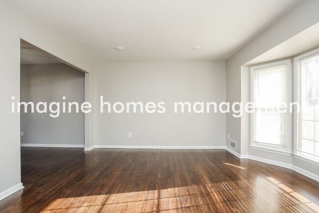 Building Photo - Fully Renovated 4 Bedroom Single Family Ho...