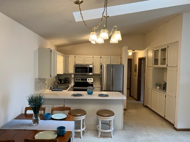 Foto principal - 2383 Grenadier Ave N