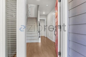 Building Photo - Unit l4