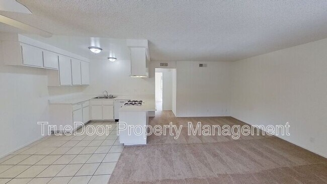 Building Photo - 535 N Tustin Ave