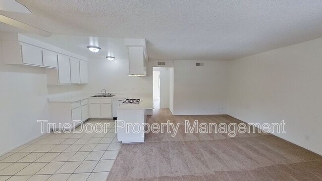 Building Photo - 535 N Tustin Ave