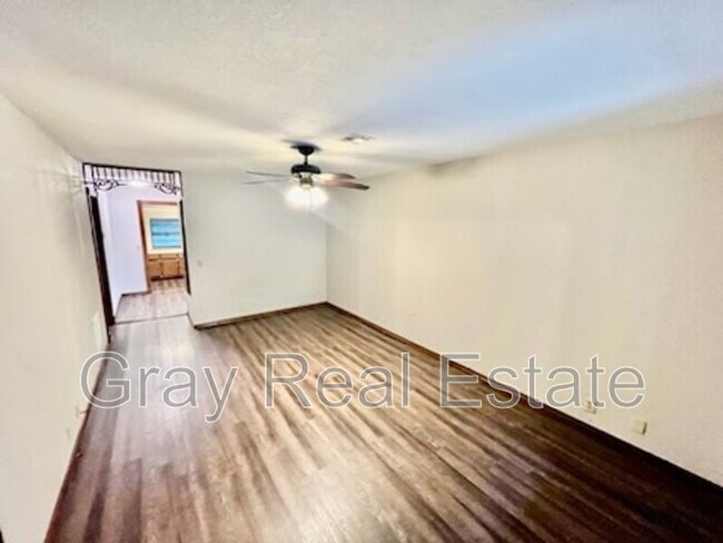 Foto del edificio - 717 W 7th St