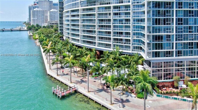 Foto del edificio - 495 Brickell Ave