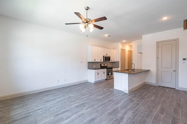 Building Photo - 6151 Blythe Dr