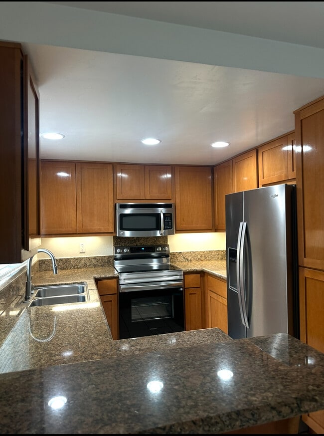 Building Photo - Heritage at Canyon Pointe Apartments