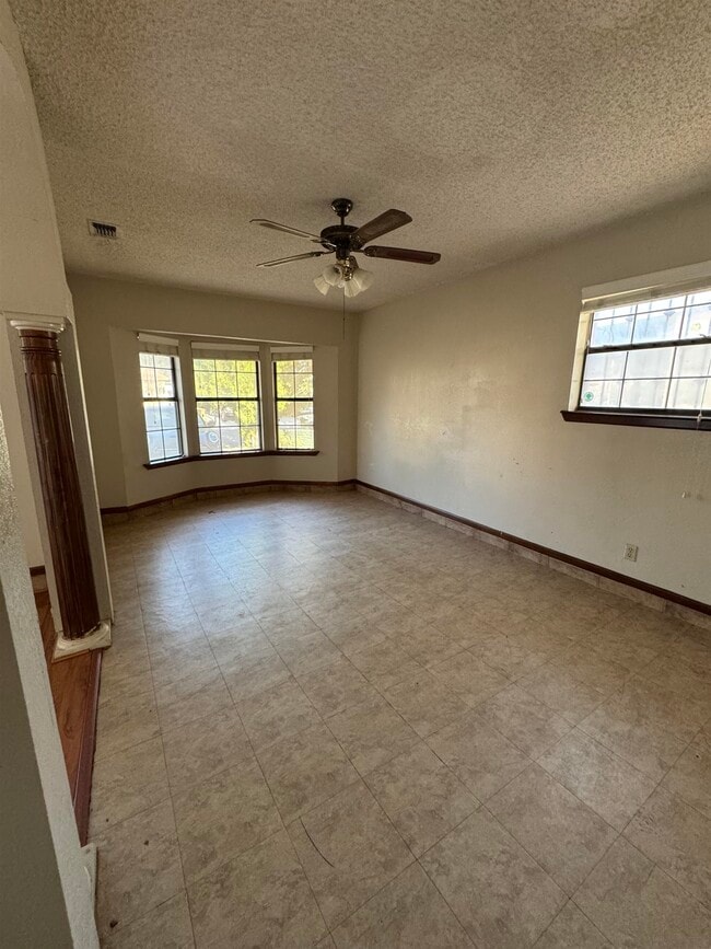 Foto del edificio - 404 Venado Ct