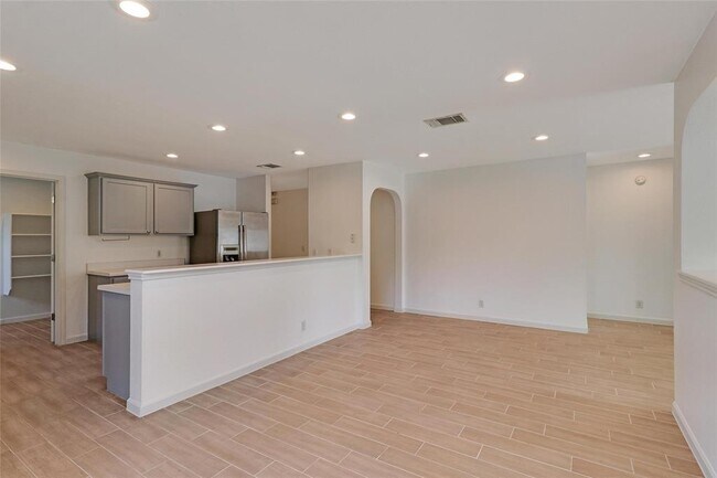 Foto del edificio - 15003 Chamberlain Ct