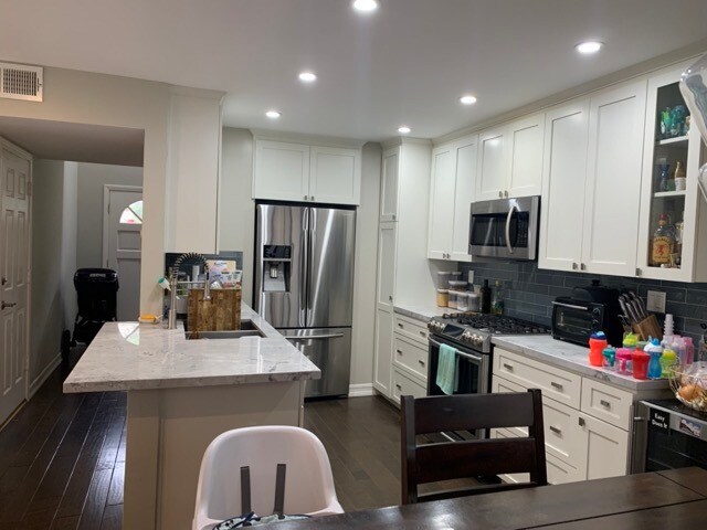 Kitchen - 790 Meyer Ln