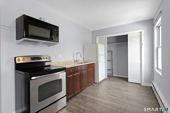 Foto del edificio - 614 Earl Ave