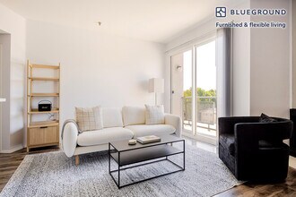 Building Photo - 1443 N Fuller Ave