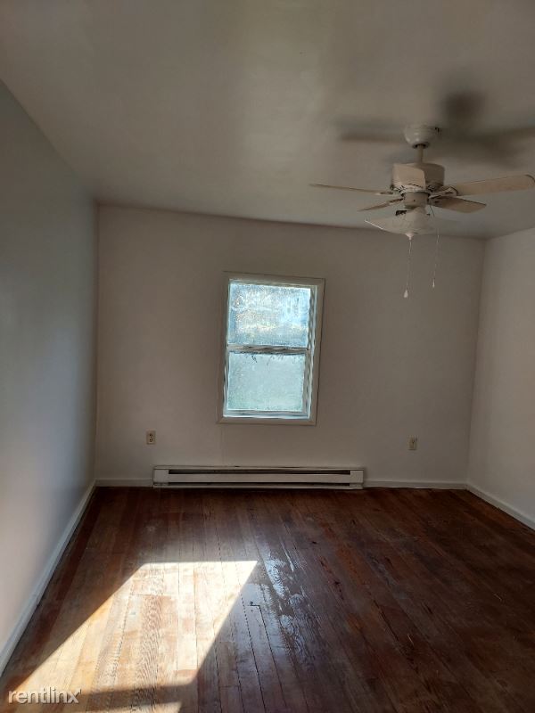 Primary Photo - 4 br, 1 bath House - 304 I Street