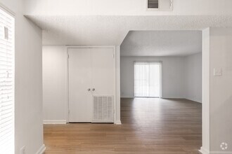 2BR, 1.5BA - 1004SF - Living Room - La Silva