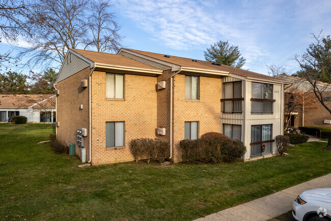 Foto del edificio - Covered Bridge Condominiums