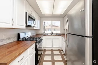 Building Photo - 11463 Quartz Dr