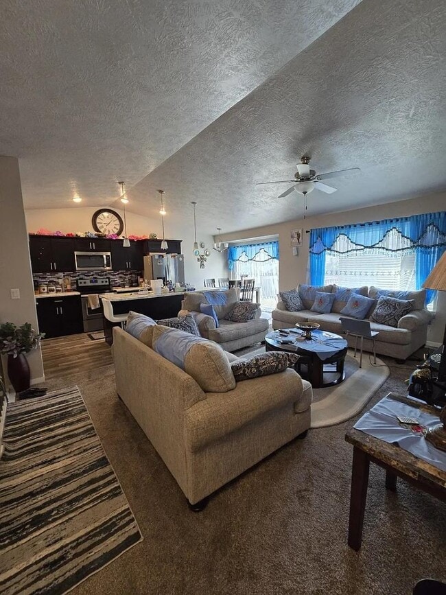 Building Photo - 6613 W 5th St